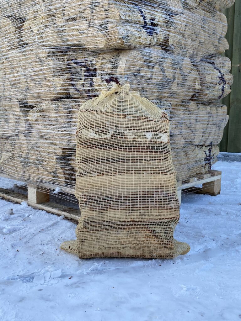 Garantert tørr bjørkeved. 40L sekk